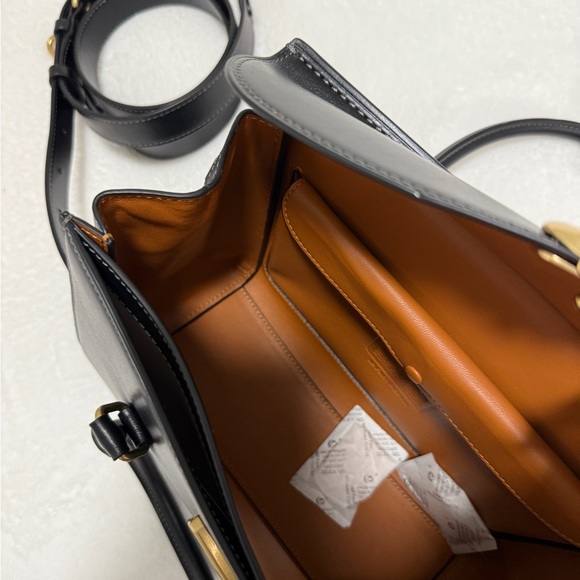 coach Broome Carryall Black Leather Handbag - Picture 9 of 11